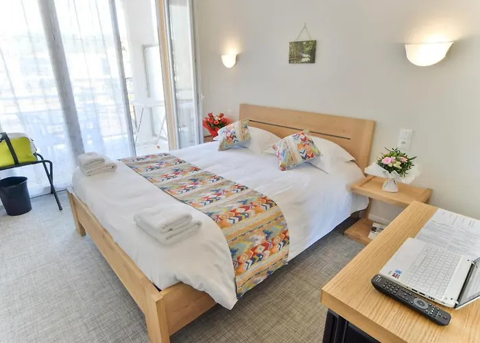 Hotel Sables D'or 2*